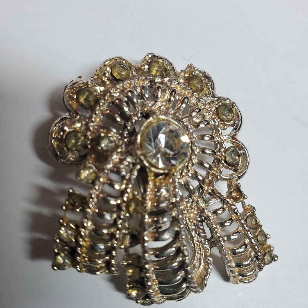 Brooch 10$